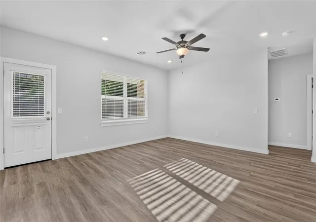 Photo 3 of Single family home for sale at 385 Cumberland Dr, Guthrie, OK 73044 | MLS# 1231690 | Listing updated on 2026-10-07