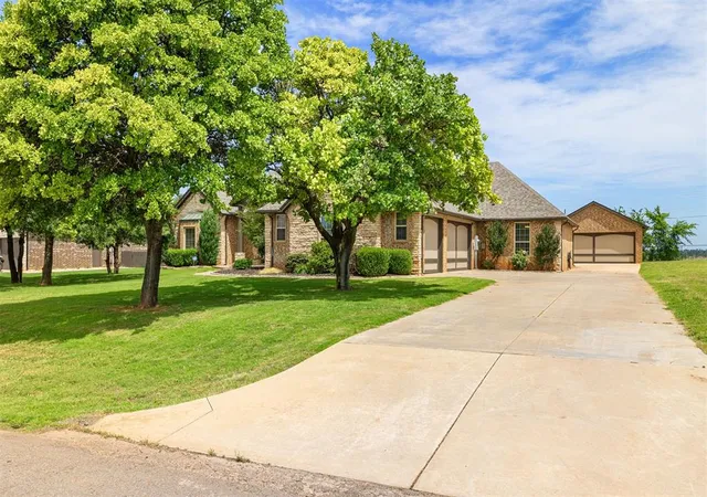 2nd image of 2250 Jackson Ln, Blanchard, OK 73010 | MLS# 1231695