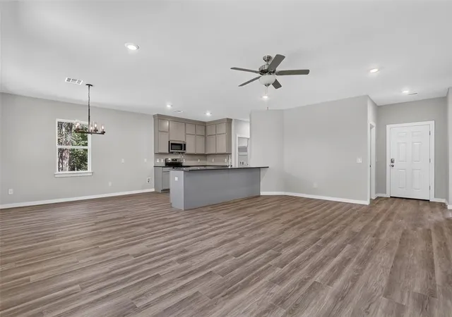 Photo 4 of Single family home for sale at 544 Cumberland Dr, Edmond, OK 73034 | MLS# 1231698 | Listing updated on 2026-09-17
