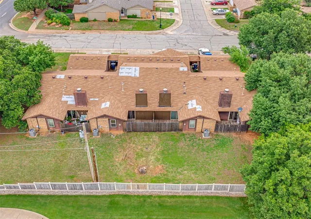 Homes for sale in Edmond, OK | 2910 Stonepoint Dr #2910, Edmond, OK 73034 | MLS# 1231709