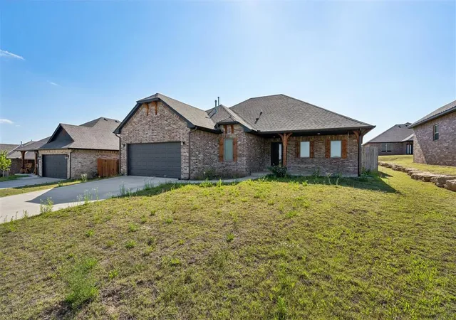 2nd image of 2711 Landmark Dr, Seminole, OK 74868 | MLS# 1231768