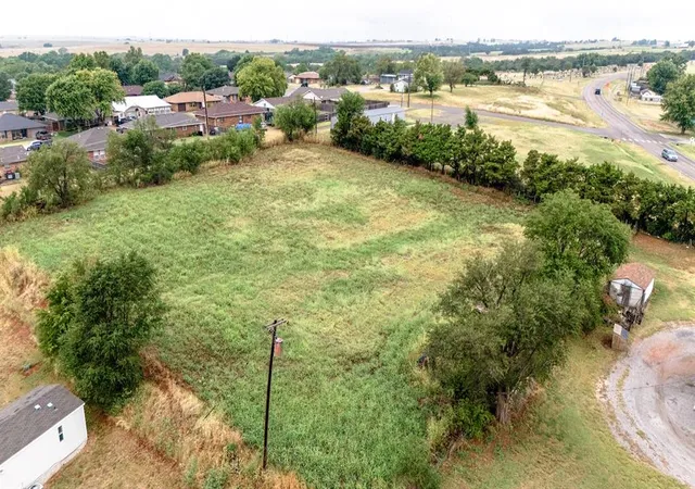 4th image of Nw Main St, Weatherford, OK 73096 | MLS# 1231786