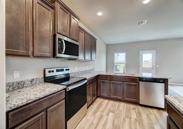 4th image of 1922 Redwood Ln, El Reno, OK 73036 | MLS# 1231809