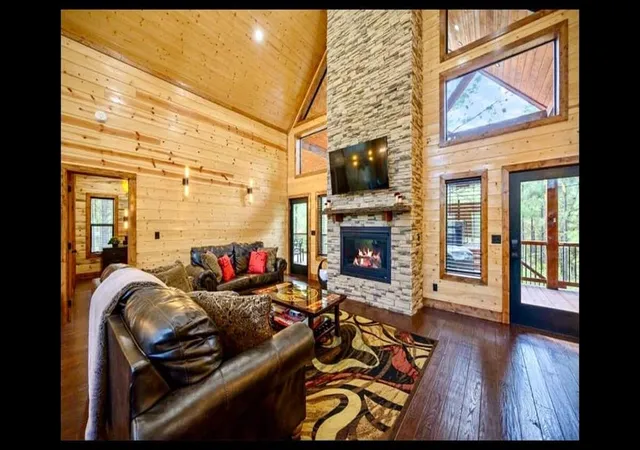 2nd image of 211 Boulder Ave, Broken Bow, OK 74728 | MLS# 1231812