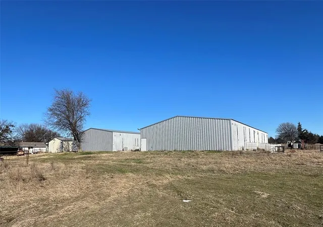 Homes for sale in Elmore City, OK | 30126 E County Road 1650 Road, Elmore City, OK 73433 | MLS# 1231814