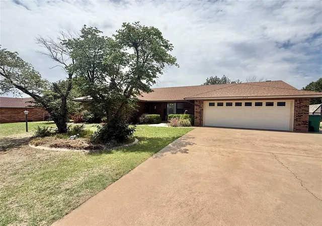 Homes for sale in Granite, OK | 905 N Ann St, Granite, OK 73547 | MLS# 1231835