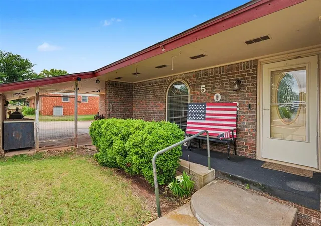 Homes for sale in Sayre, OK | 502 W Enterprise Ave, Sayre, OK 73662 | MLS# 1231853