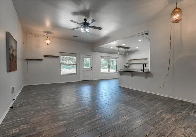 4th image of 5865 Timberland Xing, Guthrie, OK 73044 | MLS# 1231866