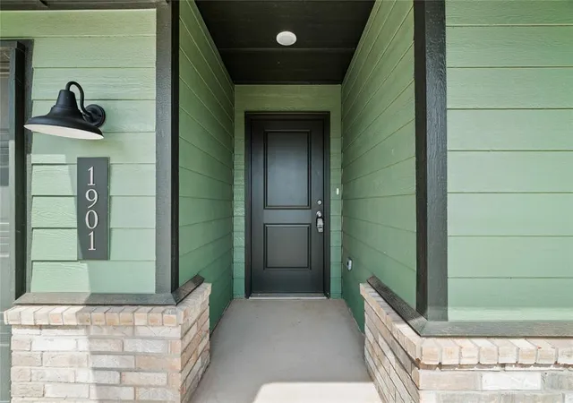 Photo 4 of Single family home for sale at 1901 Sage Valley Ter, Yukon, OK 73099 | MLS# 1231869 | Listing updated on 2026-10-05