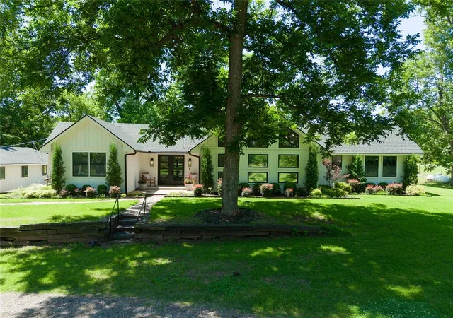 50th image of 2221 W College Ave, Guthrie, OK 73044 | MLS# 1231871
