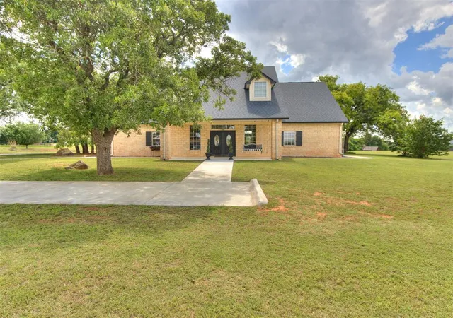 Photo 3 of Single family home for sale at 2358 W Lake Way Dr, Blanchard, OK 73010 | MLS# 1231899 | Listing updated on 2026-07-27