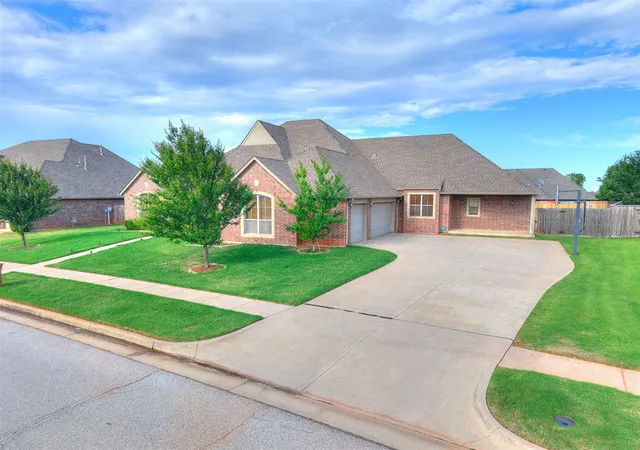 Photo 3 of Single family home for sale at 15212 Grayson Dr, Edmond, OK 73013 | MLS# 1231911 | Listing updated on 2026-09-25