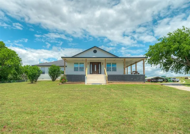 Homes for sale in Lindsay, OK | 17765 E County Road 1500 Road, Lindsay, OK 73052 | MLS# 1231923