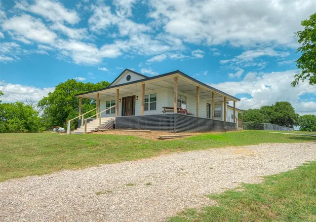 Homes for sale in Lindsay, OK | 17765 E County Road 1500 Road, Lindsay, OK 73052 | MLS# 1231923