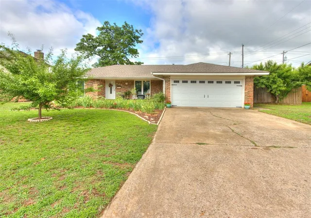 Homes for sale in Norman, OK | 436 Claremont Dr, Norman, OK 73069 | MLS# 1231948