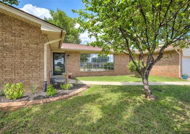 Photo 3 of Single family home for sale at 7329 Crown Point Rd, Oklahoma City, OK 73132 | MLS# 1231961 | Listing updated on 2026-08-21