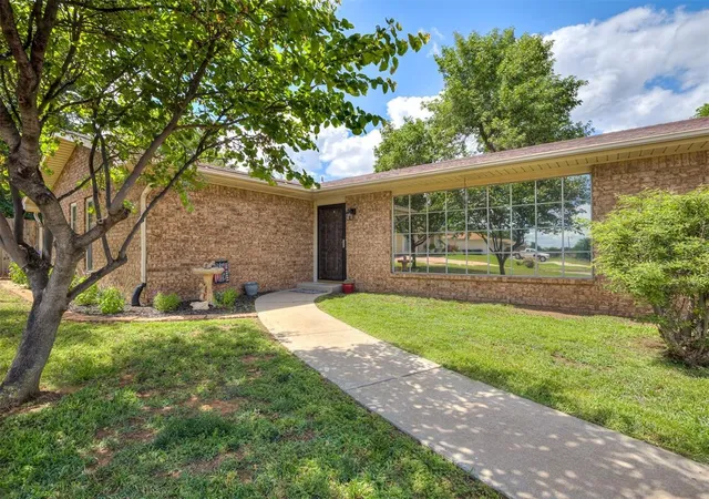 Photo 3 of Single family home for sale at 7329 Crown Point Rd, Oklahoma City, OK 73132 | MLS# 1231961 | Listing updated on 2026-09-23