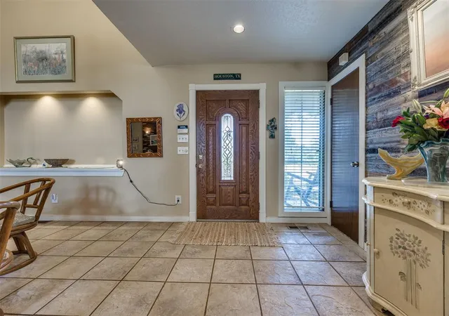 Homes for sale in Warr Acres, OK | 7104 N Lakeway Dr, Warr Acres, OK 73132 | MLS# 1231976