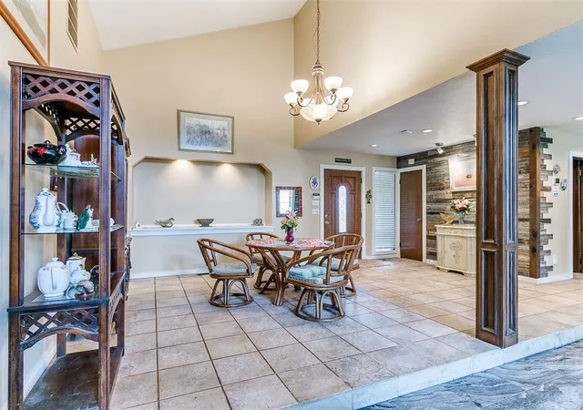 Homes for sale in Warr Acres, OK | 7104 N Lakeway Dr, Warr Acres, OK 73132 | MLS# 1231976