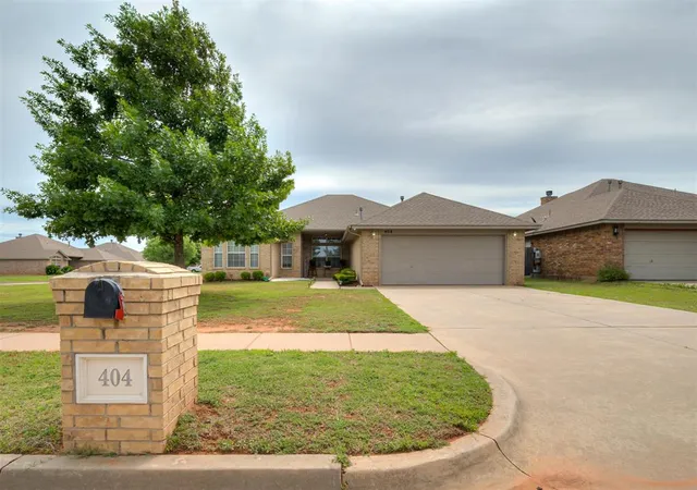 Photo 3 of Single family home for sale at 404 S Pointe Ln, Mustang, OK 73064 | MLS# 1231992 | Listing updated on 2026-09-07
