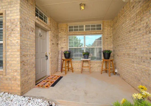 Photo 3 of Single family home for sale at 404 S Pointe Ln, Mustang, OK 73064 | MLS# 1231992 | Listing updated on 2026-09-07