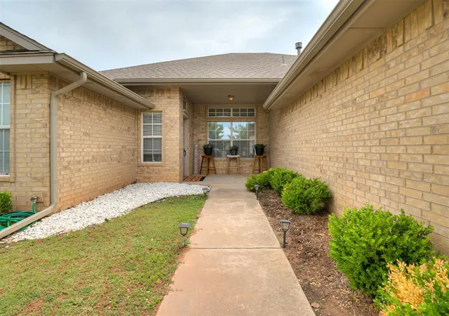 Photo 2 of Single family home for sale at 404 S Pointe Ln, Mustang, OK 73064 | MLS# 1231992 | Listing updated on 2026-09-07