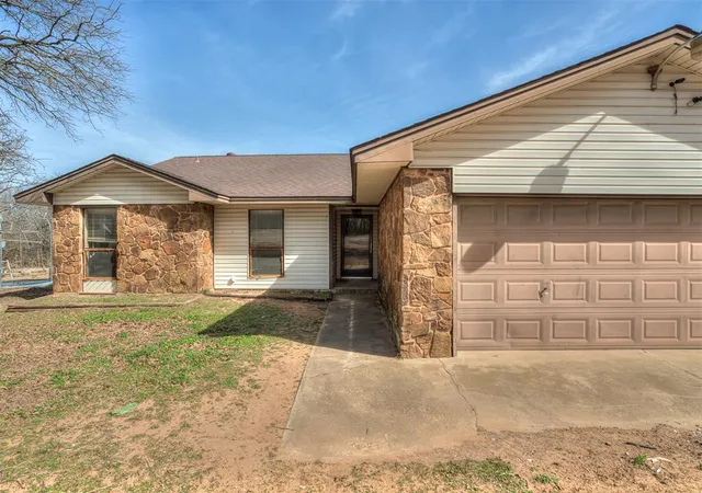 2nd image of 331210 E 1000 Rd, Wellston, OK 74881 | MLS# 1232005