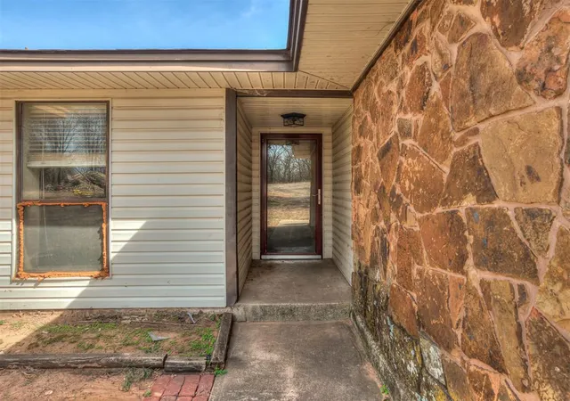 3rd image of 331210 E 1000 Rd, Wellston, OK 74881 | MLS# 1232005