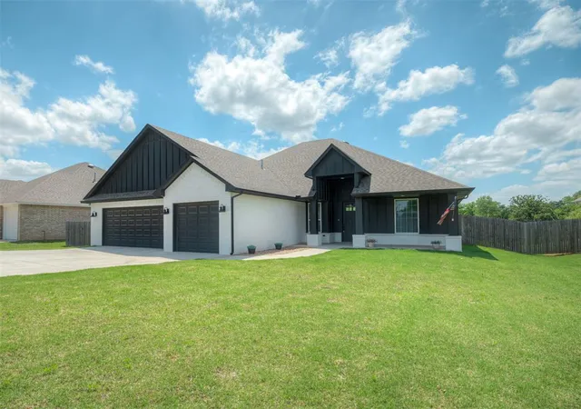 Homes for sale in Jones, OK | 603 Sw 6th Bnd, Jones, OK 73049 | MLS# 1232038