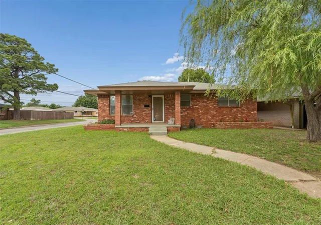Homes for sale in Oklahoma City, OK | 2637 Sw 56th St, Oklahoma City, OK 73119 | MLS# 1232042