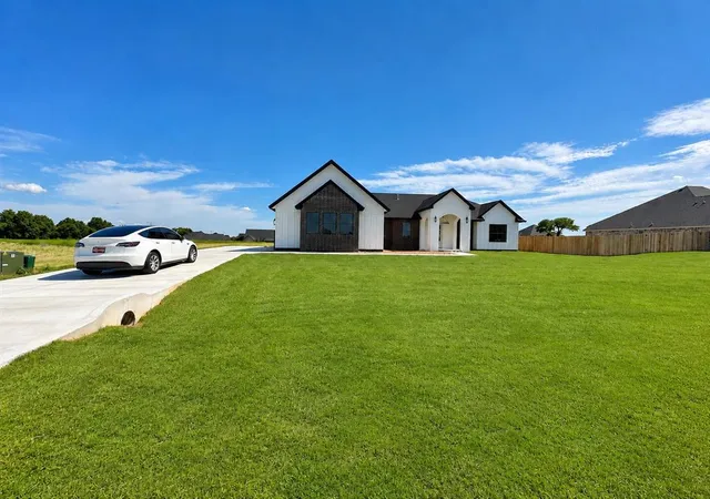 Homes for sale in Blanchard, OK | 2447 Wolf Creek Bend, Blanchard, OK 73010 | MLS# 1232059