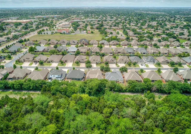 41st image of 2417 Semillon Way, Edmond, OK 73012 | MLS# 1232063