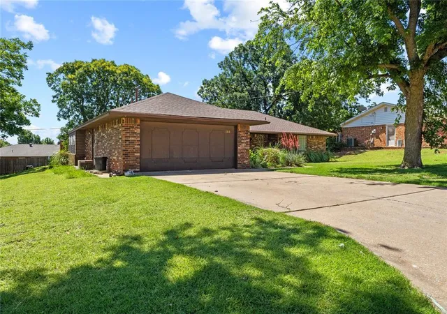 Homes for sale in Weatherford, OK | 1212 N Illinois St, Weatherford, OK 73096 | MLS# 1232092