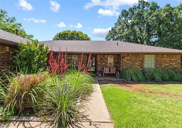 Homes for sale in Weatherford, OK | 1212 N Illinois St, Weatherford, OK 73096 | MLS# 1232092