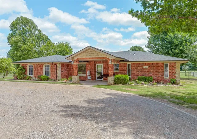 1st image of 3816 Princeton Ave, Edmond, OK 73034 | MLS# 1232104