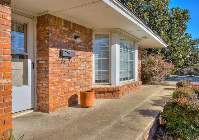 Homes for sale in Oklahoma City, OK | 2601 Chaucer Dr, Oklahoma City, OK 73120 | MLS# 1232131