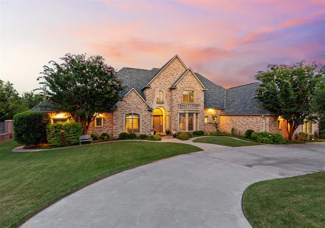 image of 1217 Inverness Cir, Shawnee, OK 74801 | MLS# 1232137