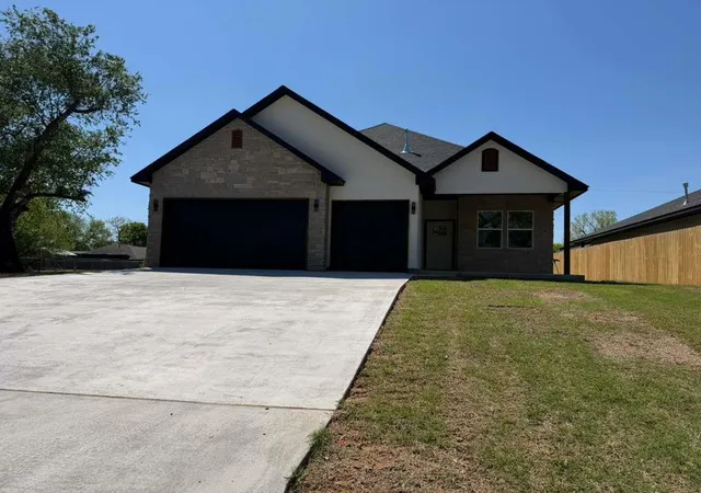Homes for sale in Oklahoma City, OK | 544 Se 13th St, Oklahoma City, OK 73129 | MLS# 1232151
