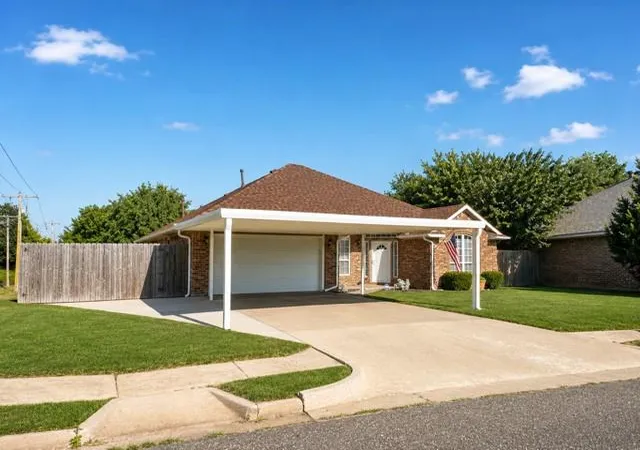 Homes for sale in Oklahoma City, OK | 8213 Woodbend Dr, Oklahoma City, OK 73135 | MLS# 1232160