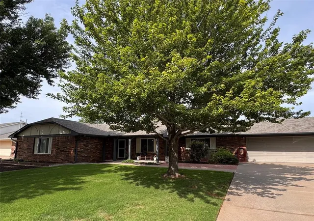 Homes for sale in Elk City, OK | 1005 Kathys Pl, Elk City, OK 73644 | MLS# 1232170