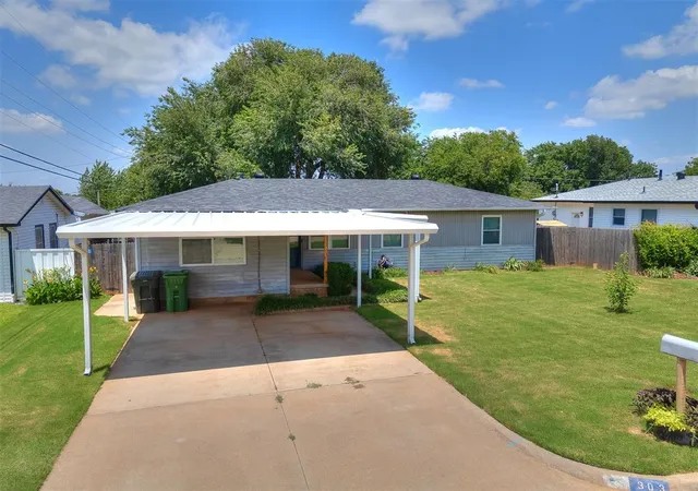 Homes for sale in Yukon, OK | 303 W Bass Ave, Yukon, OK 73099 | MLS# 1232179