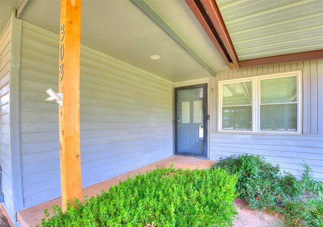 Homes for sale in Yukon, OK | 303 W Bass Ave, Yukon, OK 73099 | MLS# 1232179