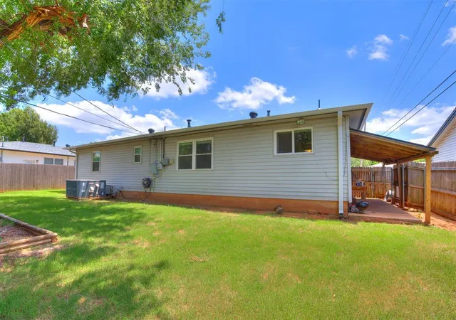 Homes for sale in Yukon, OK | 303 W Bass Ave, Yukon, OK 73099 | MLS# 1232179
