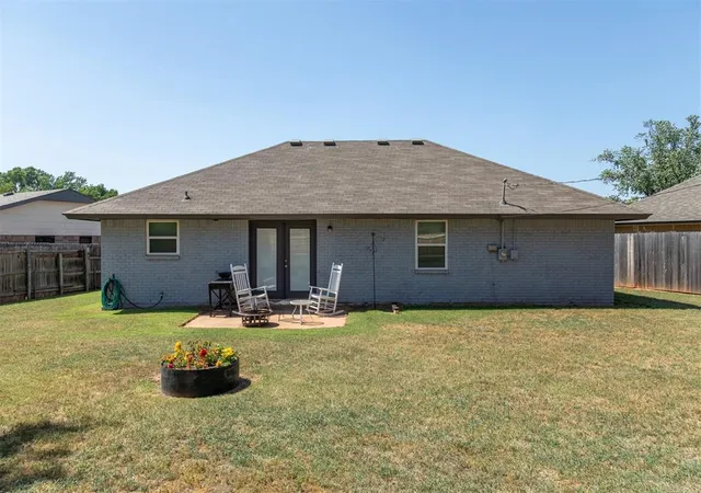 Homes for sale in Mustang, OK | 320 E Elder Ln, Mustang, OK 73064 | MLS# 1232184