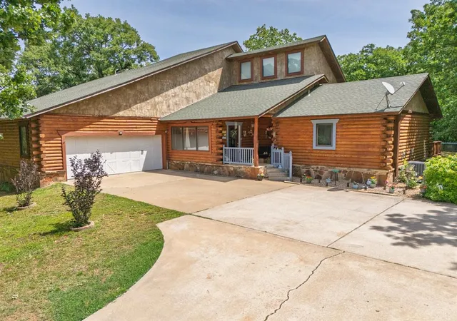 Photo 2 of Sale Pending at 9959 Hickory Holw Rd, Shawnee, OK 74804 | MLS# 1232187 | Listing updated on 2026-08-08