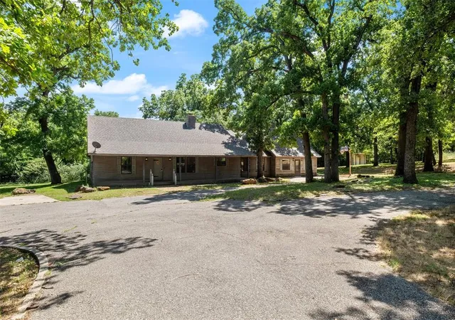 1st image of 1600 E Covell Rd, Edmond, OK 73034 | MLS# 1232193