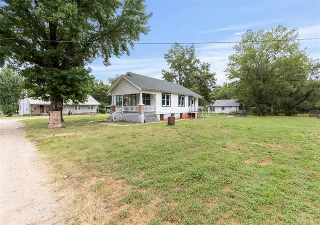 Homes for sale in Wewoka, OK | 128 E 17Th St, Wewoka, OK 74884 | MLS# 1232206