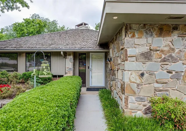 Photo 3 of Single family home for sale at 2933 Browne Stone Rd, Oklahoma City, OK 73120 | MLS# 1232241 | Listing updated on 2026-09-30