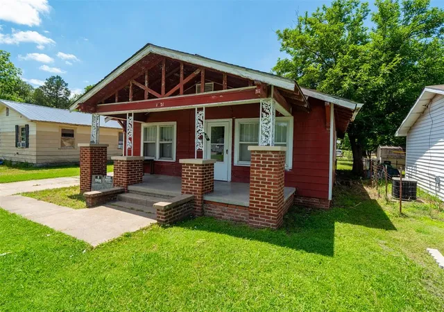 Homes for sale in Wewoka, OK | 1021 S Ocheese St, Wewoka, OK 74884 | MLS# 1232247