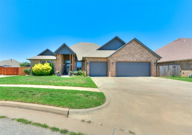 Photo 3 of Sale Pending at 5325 Shearwater Ct, Oklahoma City, OK 73179 | MLS# 1232251 | Listing updated on 2026-08-08